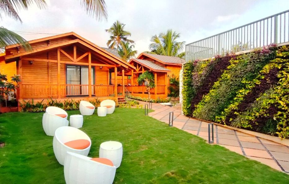 Garden View Cottage with Balcony Room Only