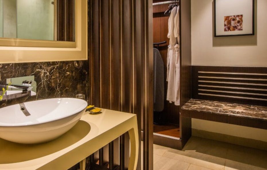 Suite Room with Breakfast and Meal