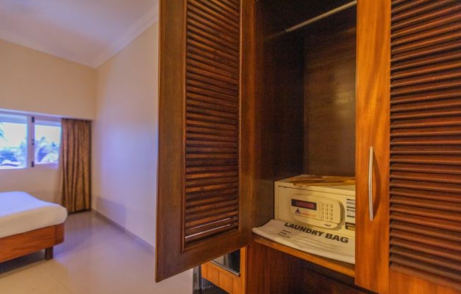Deluxe Room With Breakfast + Lunch/Dinner