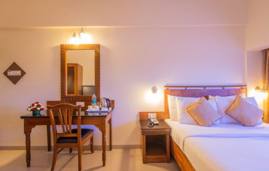 Deluxe Room With Breakfast + Lunch/Dinner