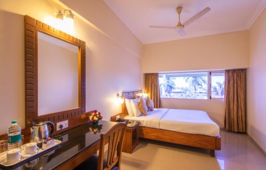 Deluxe Room With Breakfast + Lunch/Dinner